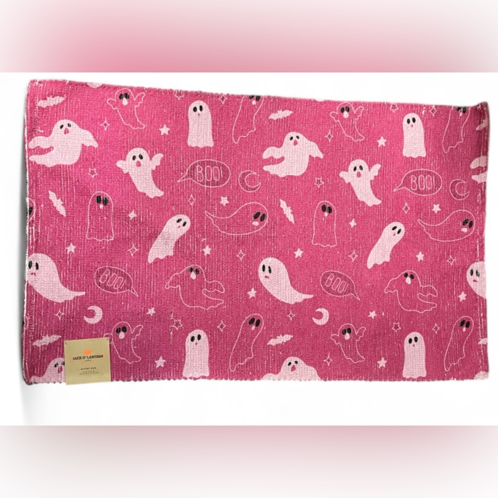 JACK-O’-LANTERN LANE LARGE PINK GHOST ACCENT RUG
